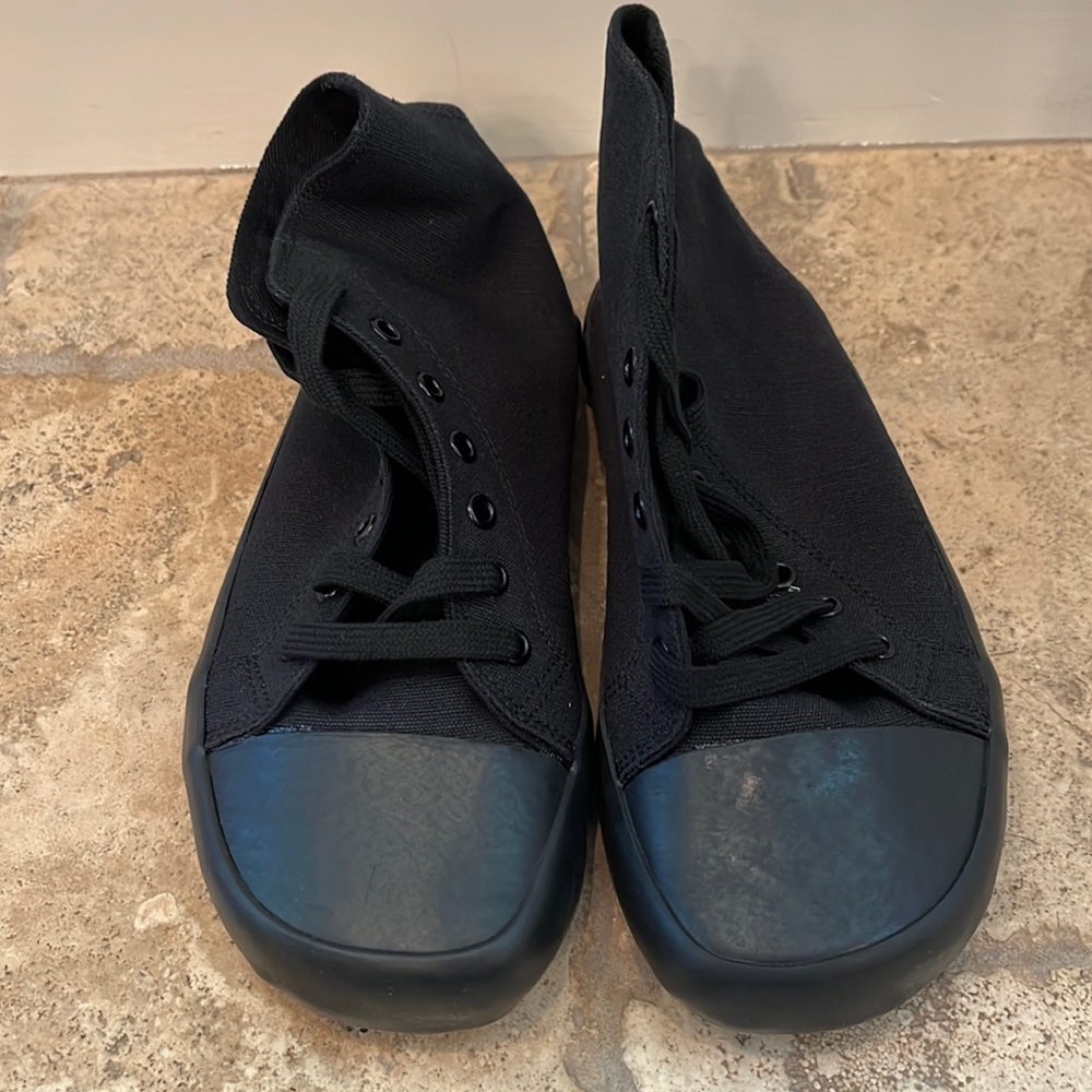 Bohempia - High Top Barefoot Sneakers